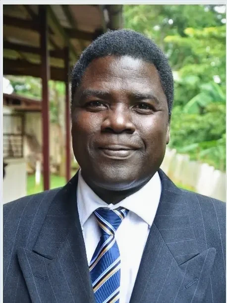 Portrait du Dr. Moussa Bongoyok, Fondateur et Président de l'IUDI